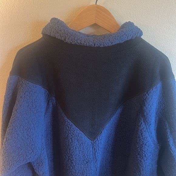 AEMI+CO Two Tone Half Zip Sherpa Sweatshirt Navy Pockets Womens Size Large - Picture 8 of 12